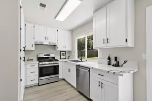 4028 Bairnsdale Way, Sacramento, CA 95826 - Photo 12