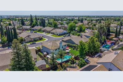 7613 Glenbain Way, Elk Grove, CA 95758 - Photo 12