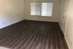 8613 La Riviera Dr, Sacramento, CA 95826 - Photo 2