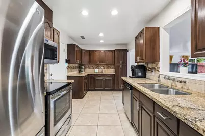 5031 Quonset Drive, Sacramento, CA 95820 - Photo 10