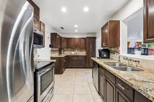 5031 Quonset Dr, Sacramento, CA 95820 - Photo 10
