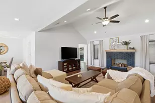 2702 Burl Ct, Hanford, CA 93230 - Photo 12