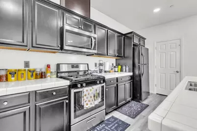 1807 W Woodward Avenue, Manteca, CA 95337 - Photo 8