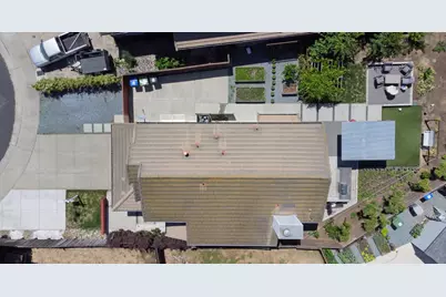 8984 Agate Creek Court, Elk Grove, CA 95758 - Photo 6