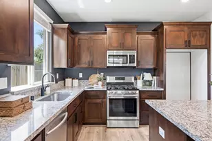 2008 Metalmark St, Roseville, CA 95747 - Photo 10