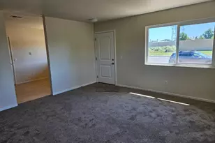 29 N Ashley Ave, Woodland, CA 95695 - Photo 2