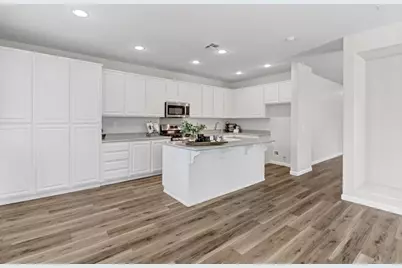 9649 Glacier Creek Way, Elk Grove, CA 95624 - Photo 10