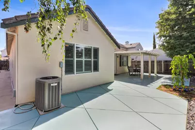 9649 Glacier Creek Way, Elk Grove, CA 95624 - Photo 46