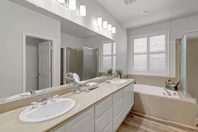 9649 Glacier Creek Way, Elk Grove, CA 95624 - Photo 26