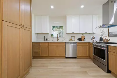 846 Vallejo Way, Sacramento, CA 95818 - Photo 4