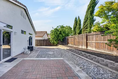 7915 Neyland Way, Sacramento, CA 95829 - Photo 40