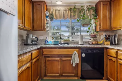 1121 Raymond Drive, Modesto, CA 95351 - Photo 10