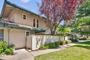 506 Roundtree Ct, Sacramento, CA 95831 - Photo 2