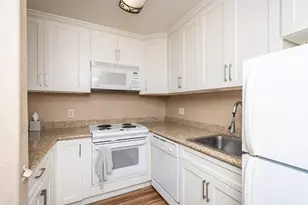 820 E Woodside Ln, Sacramento, CA 95825 - Photo 10