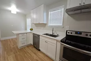 2017 30th St, Sacramento, CA 95817 - Photo 4