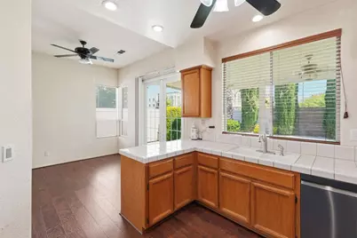 6895 Romanzo Way, Elk Grove, CA 95758 - Photo 10