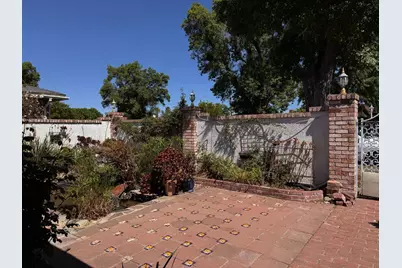 1422 Oakwood Drive, Modesto, CA 95350 - Photo 8