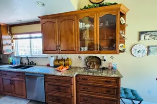 9031 Bolt Ct, Sacramento, CA 95826 - Photo 12