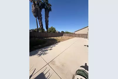 2126 Grapevine Drive, Livingston, CA 95334 - Photo 6