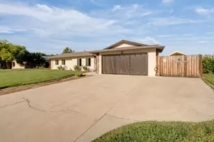 1154 Robert Dr, Yuba City, CA 95993 - Photo 8