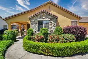 1048 Cabris Ln, Roseville, CA 95747 - Photo 2