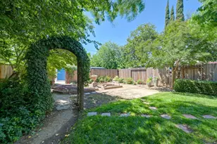 1544 36th St, Sacramento, CA 95816 - Photo 34
