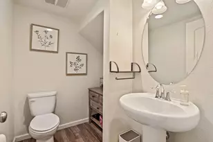 1761 N Breezy Meadow Dr, Sacramento, CA 95834 - Photo 18