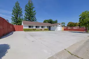 2009 Terrace Dr, Sacramento, CA 95825 - Photo 2