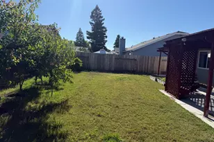 8238 Visalia Way, Sacramento, CA 95828 - Photo 14