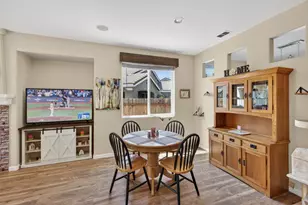 5622 Ridgepoint Dr, Antelope, CA 95843 - Photo 4