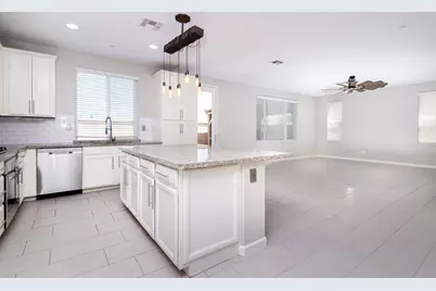 9733 Tribeca Drive, Sacramento, CA 95829 - Photo 6