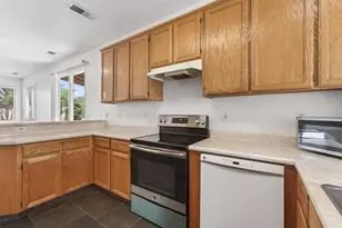 3298 Summer Creek Dr, Turlock, CA 95382 - Photo 10
