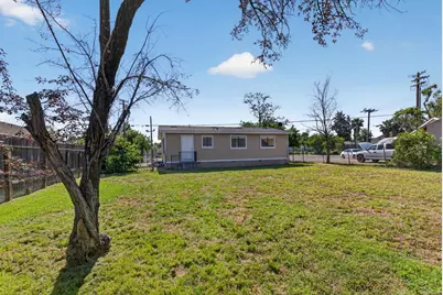 2715 Altos Avenue, Sacramento, CA 95815 - Photo 22