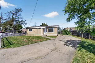 2715 Altos Ave, Sacramento, CA 95815 - Photo 2