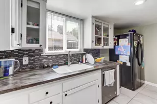 4120 B St, Sacramento, CA 95819 - Photo 12