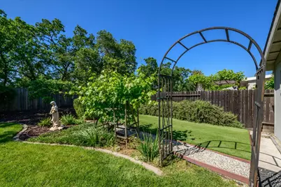 610 Hernandez Lane, Roseville, CA 95678 - Photo 28