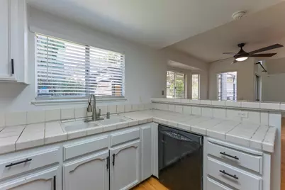 8265 Calla Way, Sacramento, CA 95828 - Photo 20