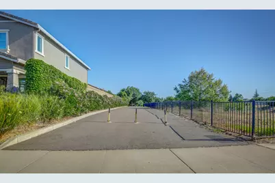 8320 Kossum Way, Elk Grove, CA 95624 - Photo 28
