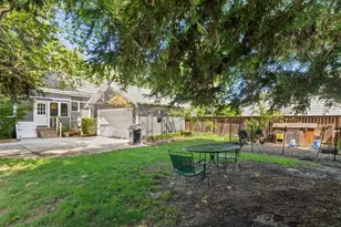 302 Elmwood Ave, Modesto, CA 95354 - Photo 54