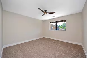 898 Lake Front Dr, Sacramento, CA 95831 - Photo 32