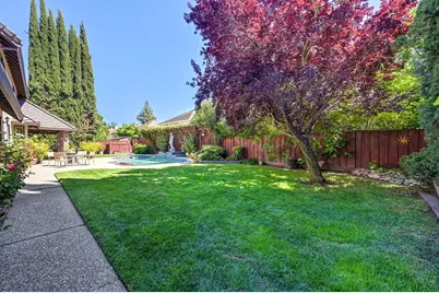 898 Lake Front Drive, Sacramento, CA 95831 - Photo 38