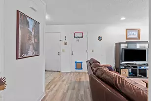 7025 Woodrick Way, Sacramento, CA 95842 - Photo 22