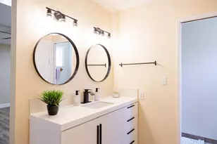 5994 Jeanine Dr, Sacramento, CA 95842 - Photo 32