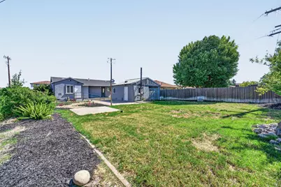 634 E Harney Lane, Lodi, CA 95242 - Photo 32