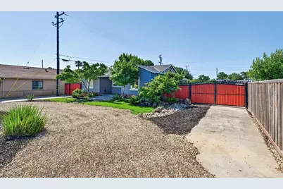 634 E Harney Lane, Lodi, CA 95242 - Photo 24