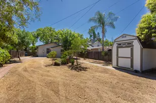 1027 W 21st St, Merced, CA 95340 - Photo 38
