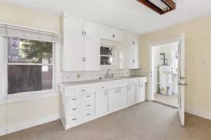 1911 20th St, Sacramento, CA 95811 - Photo 10