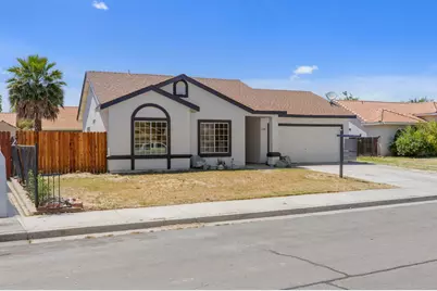 855 Place, Los Banos, CA 93625 - Photo 2