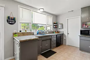 1319 W Orangeburg Ave, Modesto, CA 95350 - Photo 12