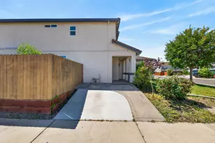 7701 Tamarindo Bay Dr, Sacramento, CA 95828 - Photo 4